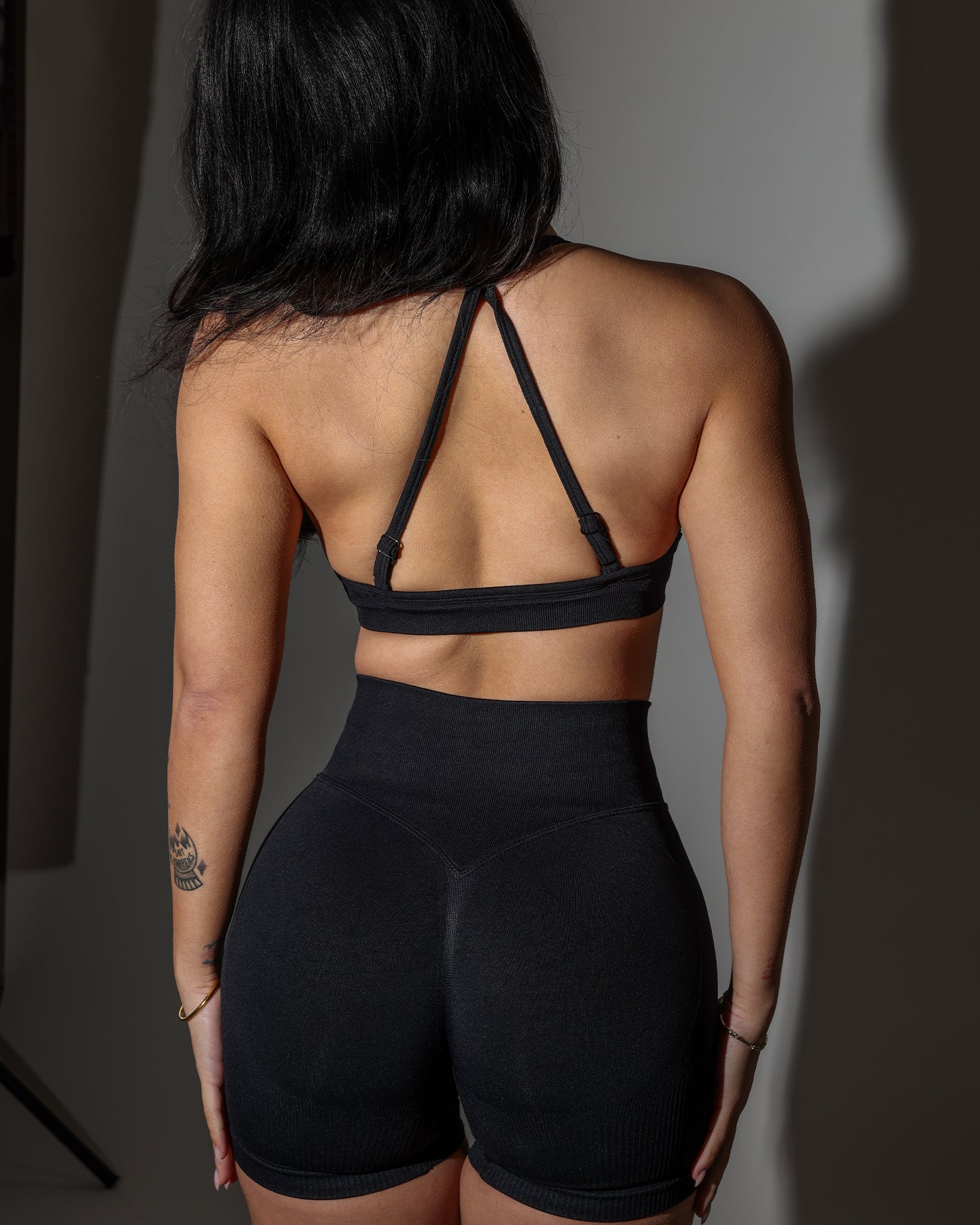 Contoura Sports Bra - Black